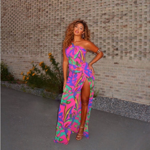 Fashion Nova Dresses & Skirts - NEW NWT Fashion Nova Right Way Chiffon Maxi Dress - Multi Color size XL women’s